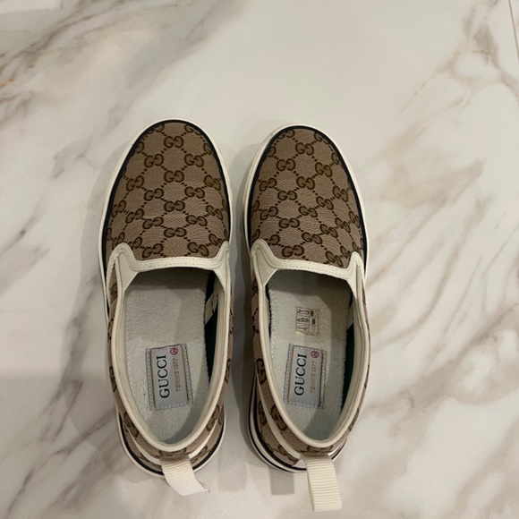 Gucci slip on sneakers - Picture 2 of 2